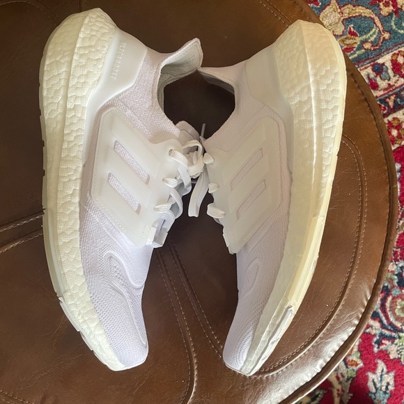 Adidas Ultraboost 22 - Picture 6 of 8